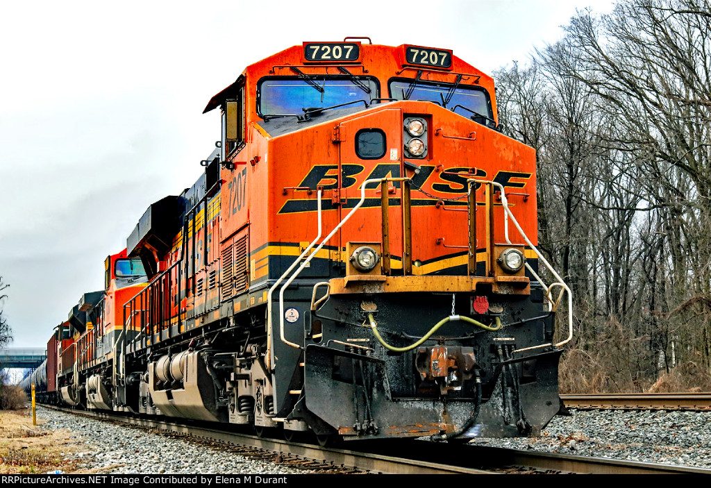 BNSF 7207 on B-122